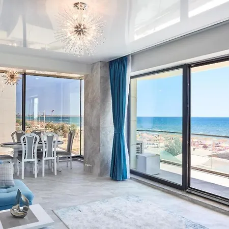 5 Stars 301 Frontal Sea View 公寓式酒店 *